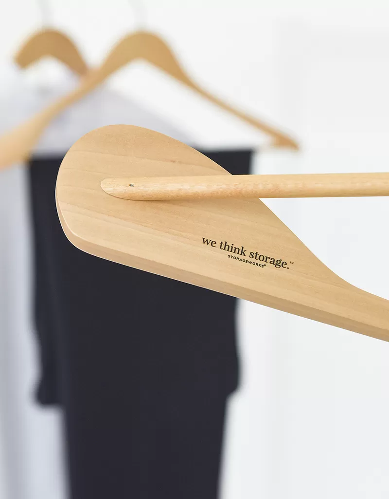 6pk Wood hanger with wide shoulders